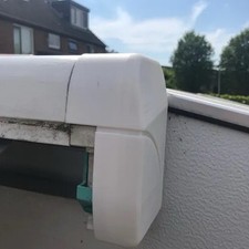 COUVERCLE DROIT Embout de